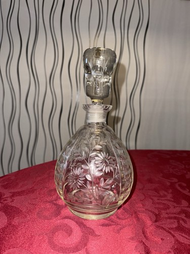 Kleine glas karaffe mit deckel - glas,